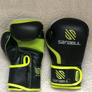 Sanabul 12 g women’s/teens boxing gloves